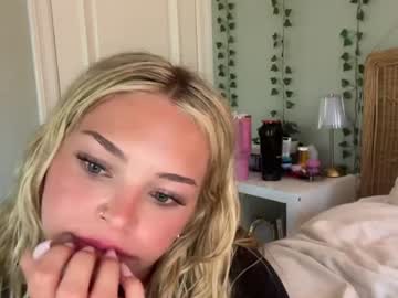 sub to my free OF for a special surprise >>https://onlyfans.com/lilianjade